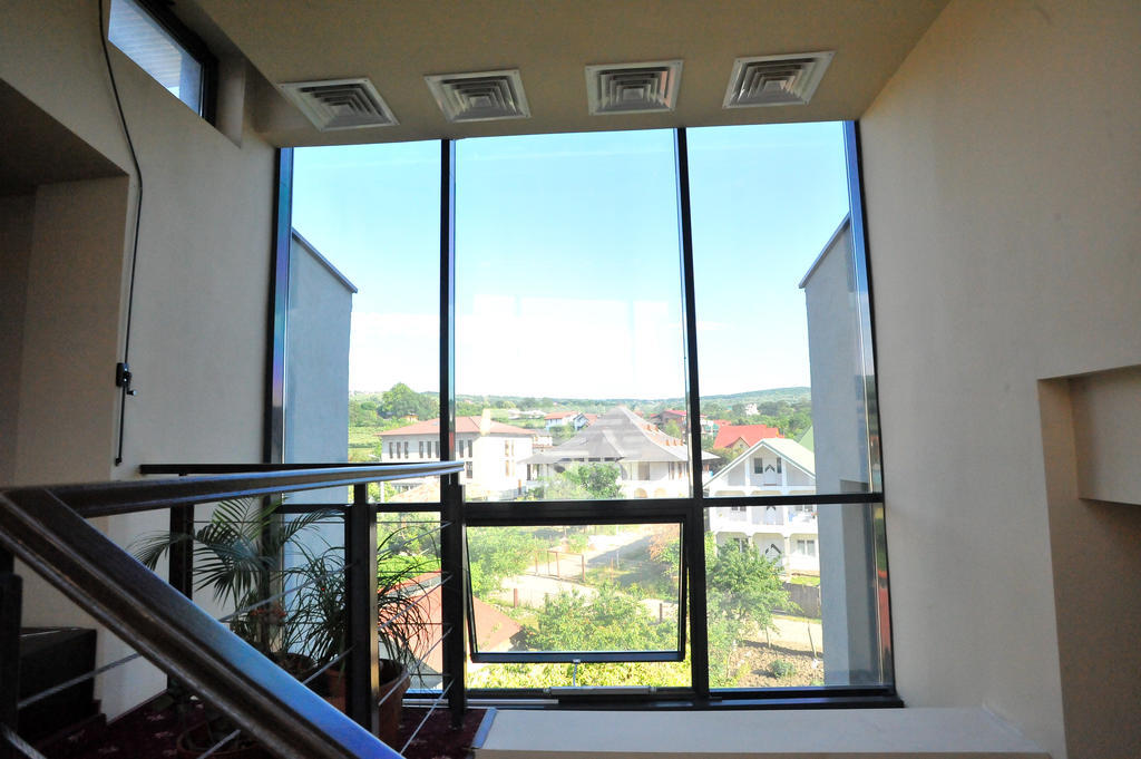 Pensiunea Novis Iasi Esterno foto