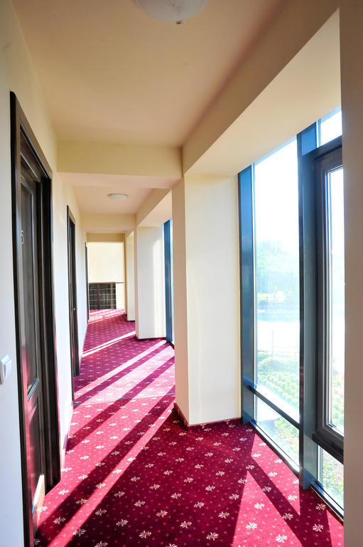 Pensiunea Novis Iasi Esterno foto