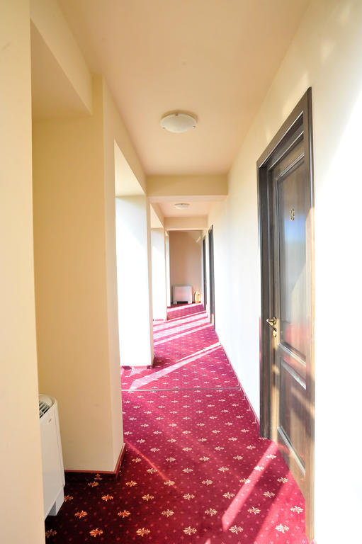 Pensiunea Novis Iasi Esterno foto